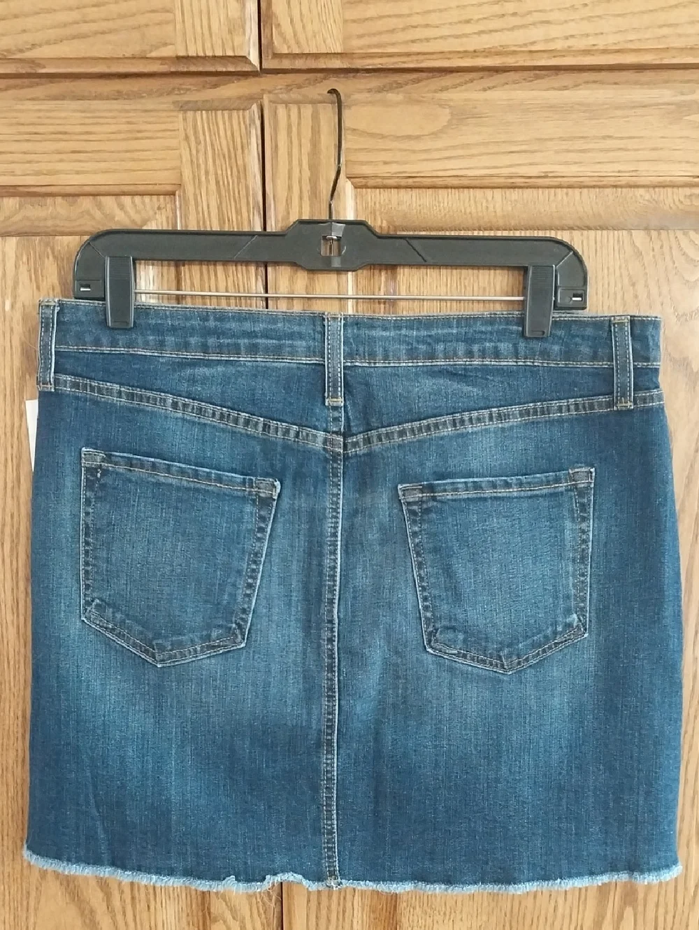 Just Black Stitch Fix NWT Tatiana Denim Skirt Size Large Indigo Blue Frayed Hem